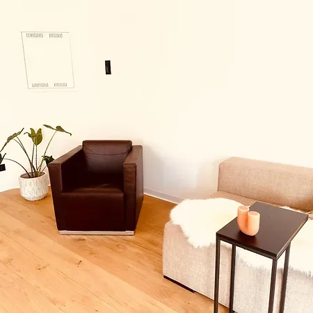 Garden Modernes Garden Nahe Stuttgart Terrasse Parkplatz *